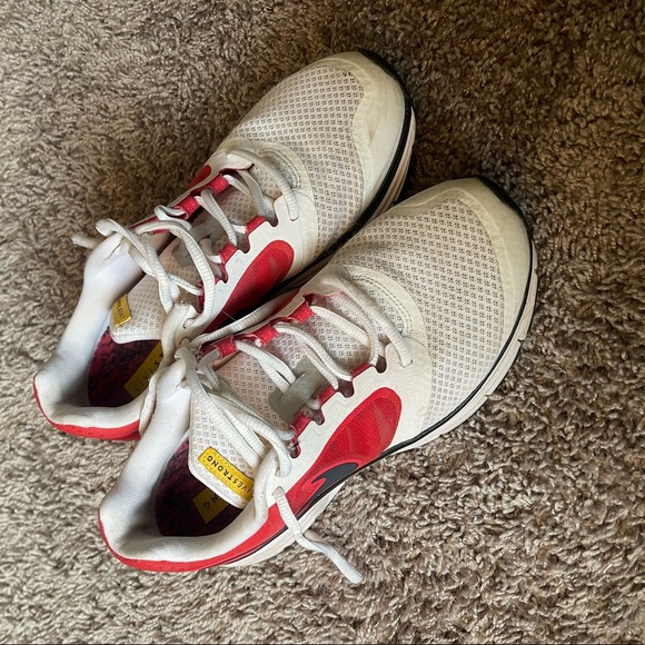 Nike Livestrong shoes - Picture 2 of 6